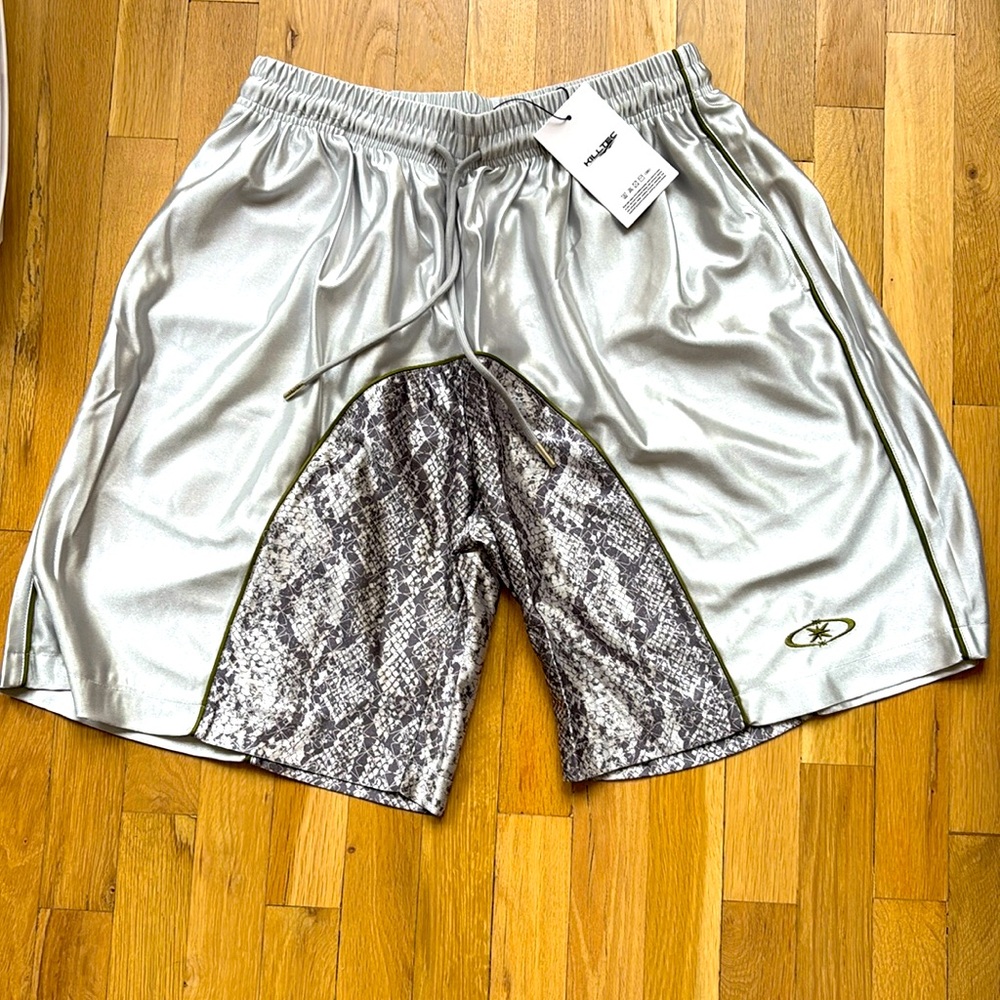 NWT killed silk snakeskin shorts